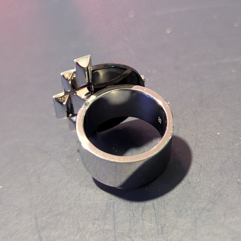 Lia Sophia Black and Silver Crystal Ring - Picture 5 of 5